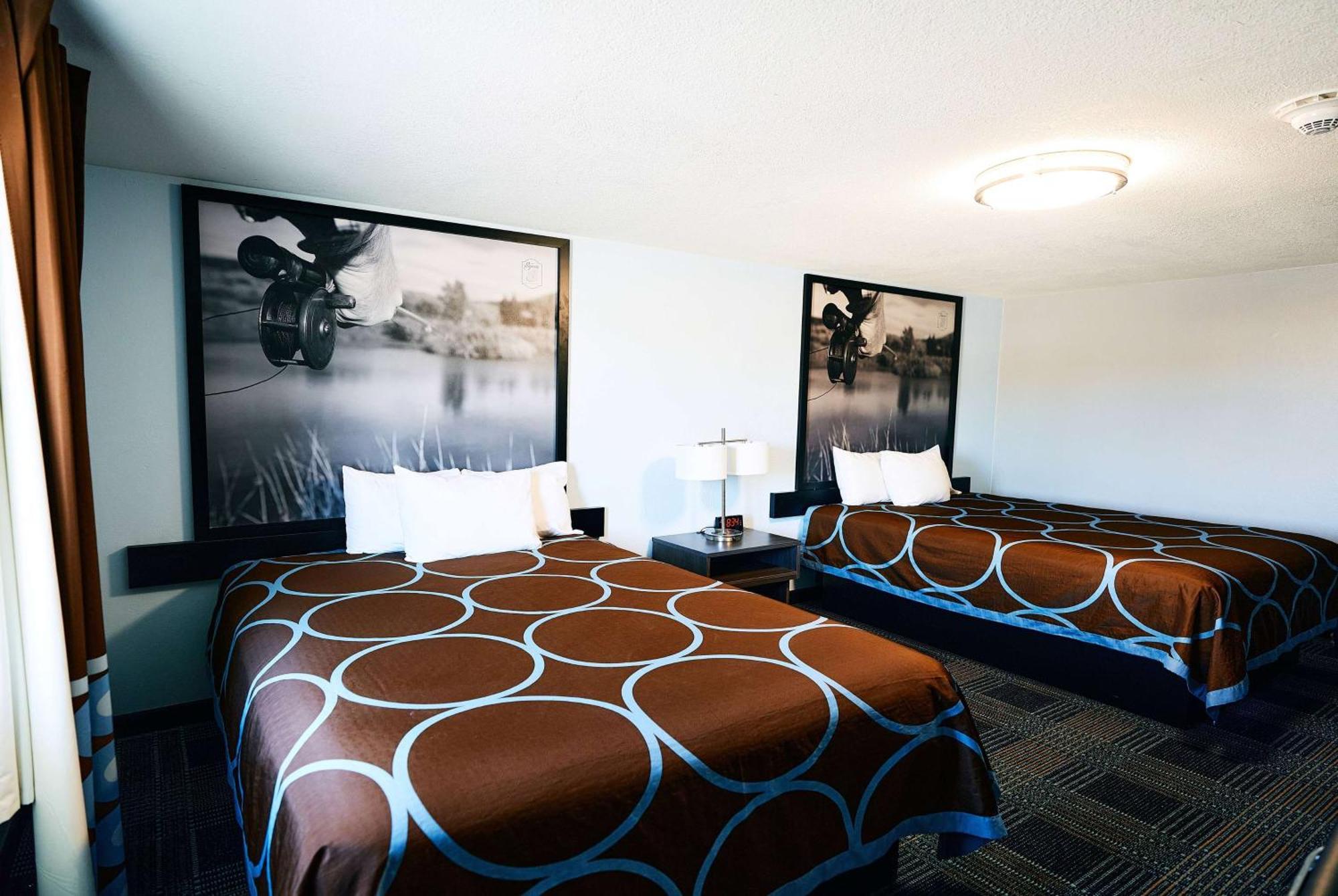 Super 8 By Wyndham Pueblo Hotel Exterior photo