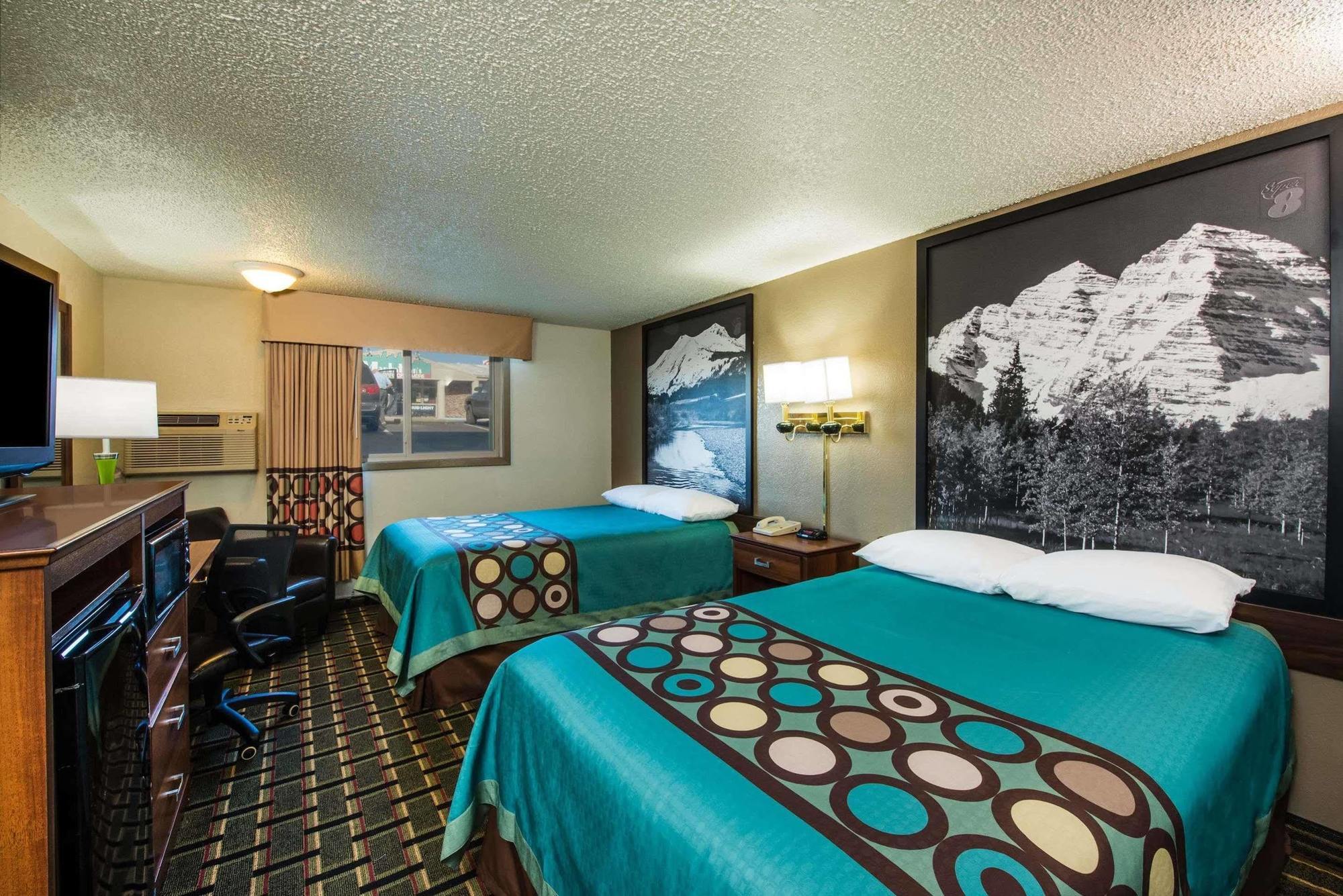 Super 8 By Wyndham Pueblo Hotel Exterior photo